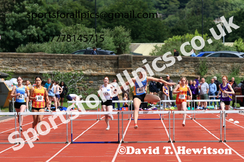 Hurdles, 2026 Northern Schools Inter Counties, Wentworth, Hexham. Photo: David T. Hewitson/Sports for All Pics